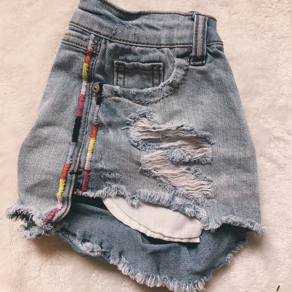 jean shorts!!